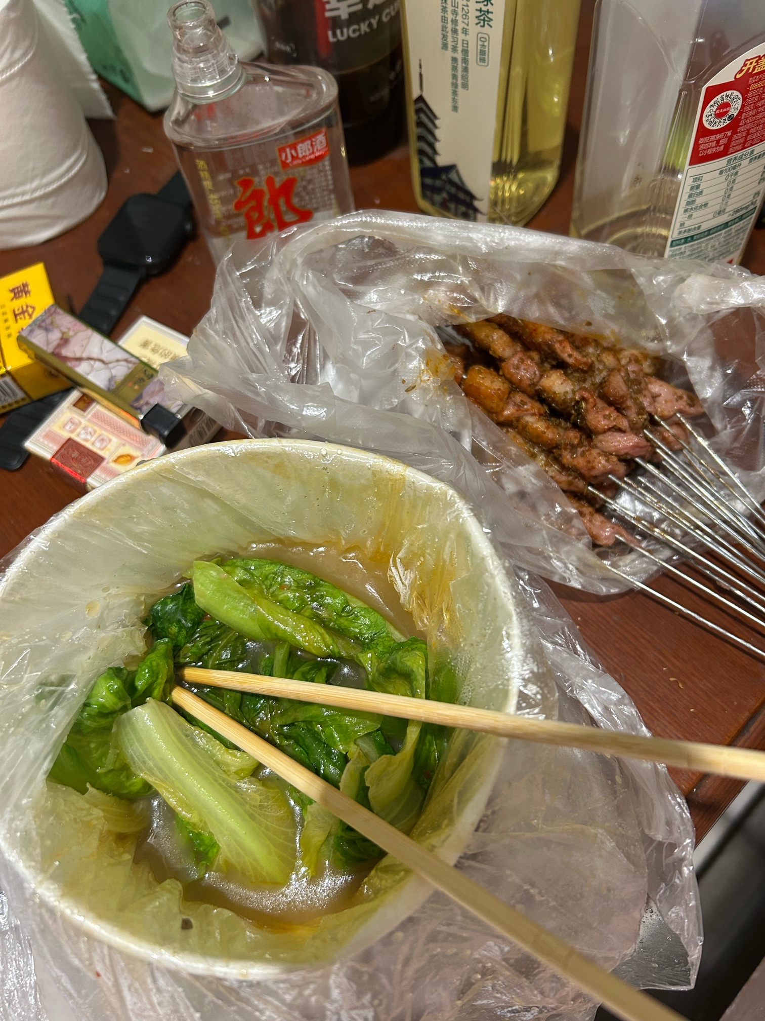 大半夜竟然下雨了，打包回来喝，有没有故事会老哥，长夜漫漫真难熬啊

28 / 作者:口味王 / 