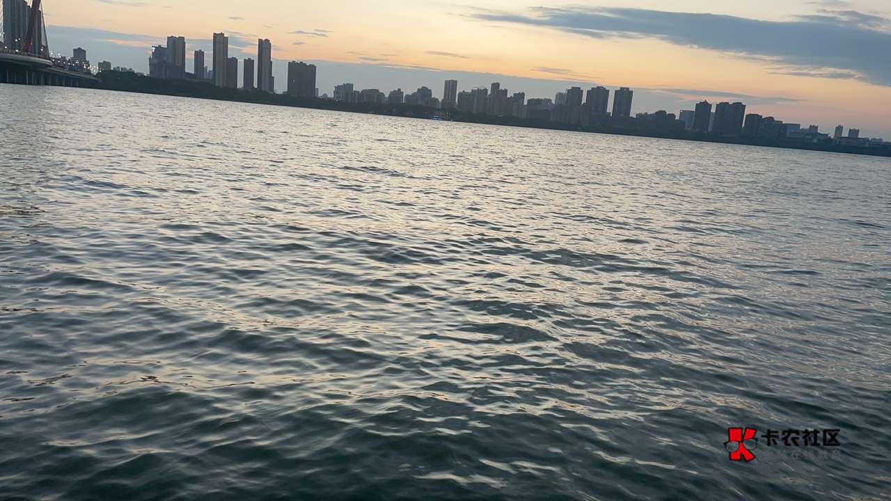 面试真搞笑，摆着个脸！ 这人事 ，

82 / 作者:溜达发财 / 