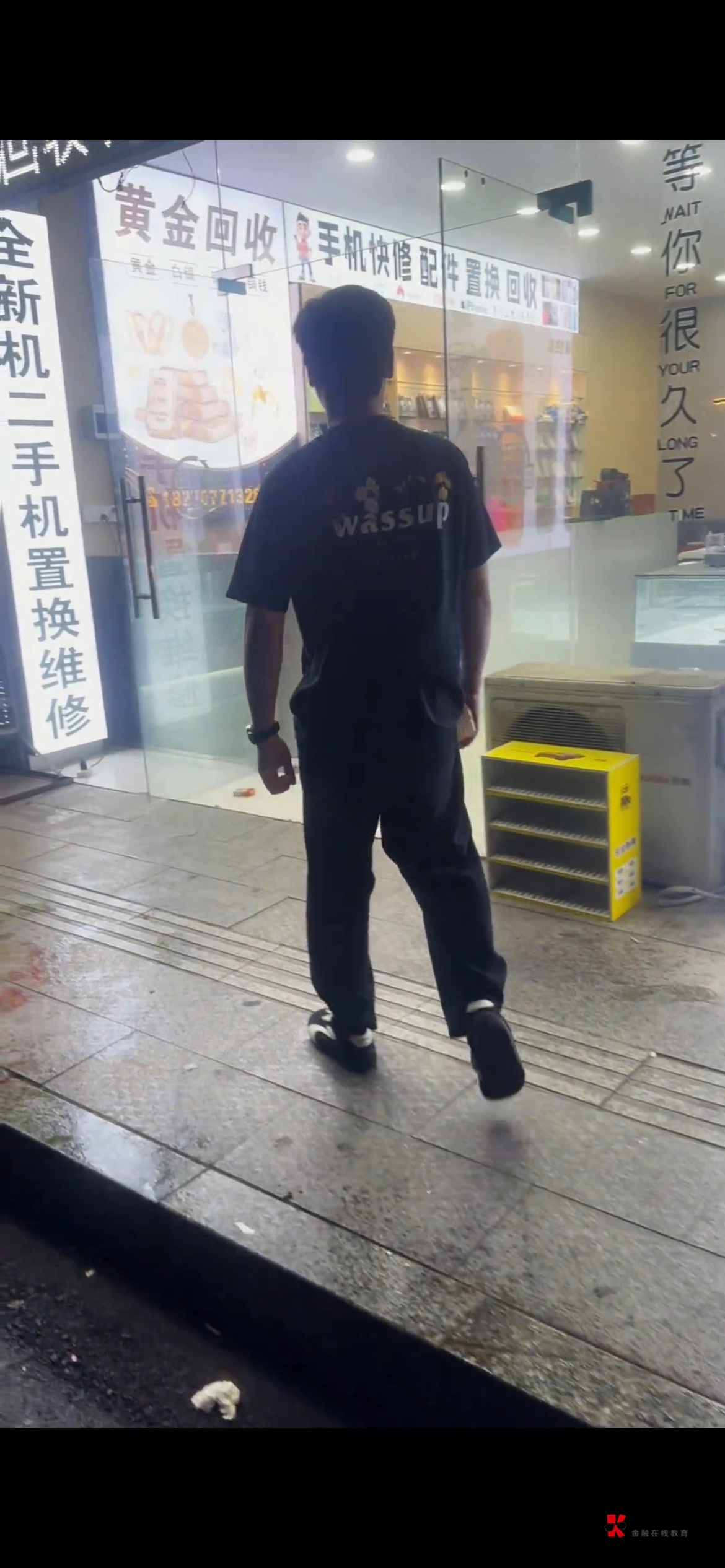 老哥们，苹果15现在还能卖多少钱，顶不住了



41 / 作者:戒色吧老哥 / 