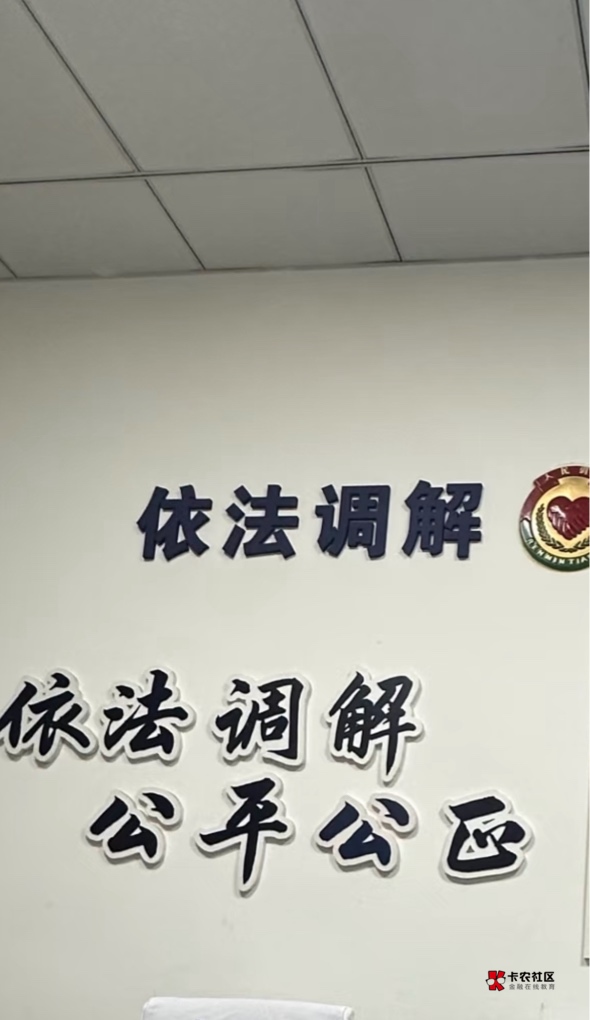老哥们在杭州拍违章被埃尔法车主打了两b兜，杭州六扇门出现场是真的快，现在2个大b兜18 / 作者:榴莲买买买 / 