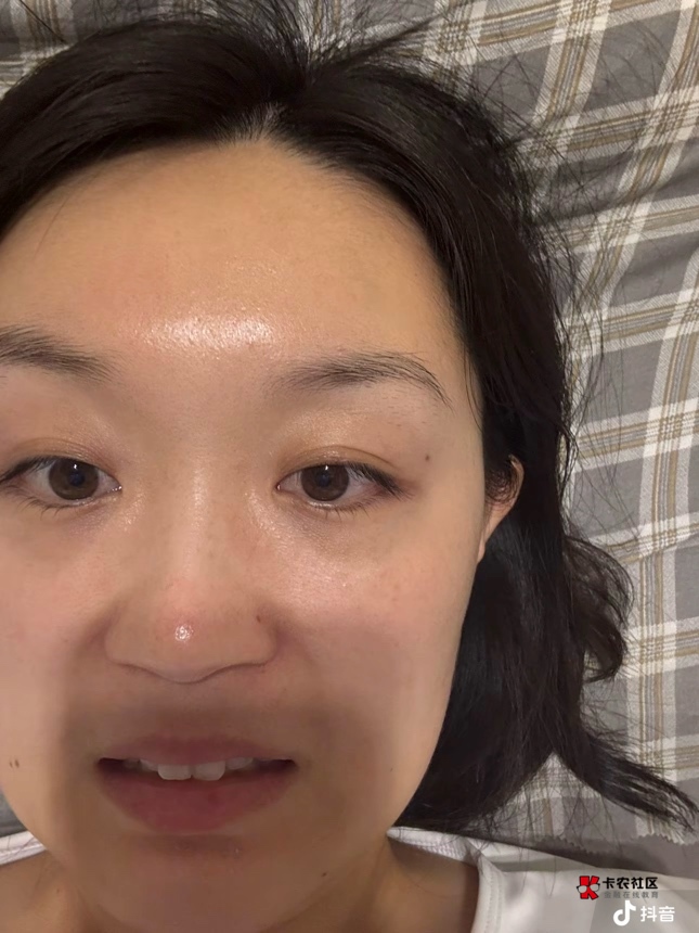 6块抽中50，想再买再抽，结果给50用了，手快真不是好事啊，大腿拍紫了

96 / 作者:ffxxz / 