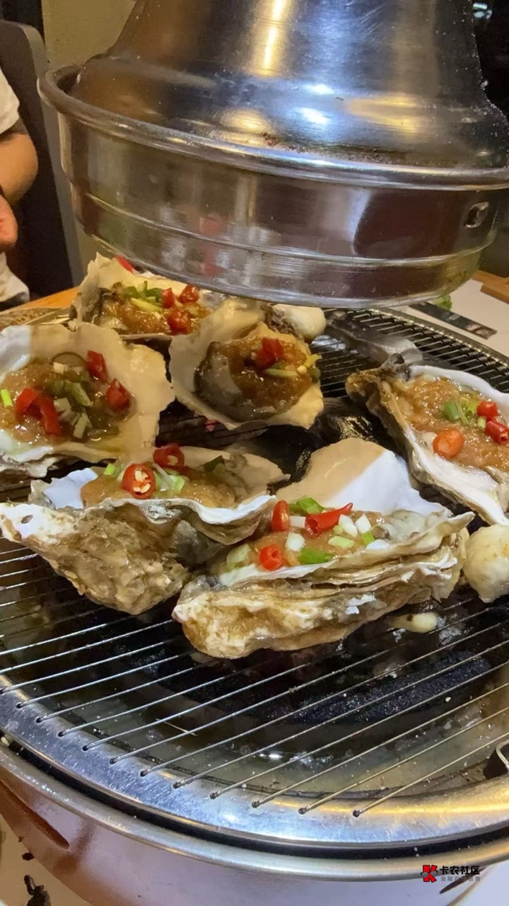 老哥们先吃

11 / 作者:村草 / 