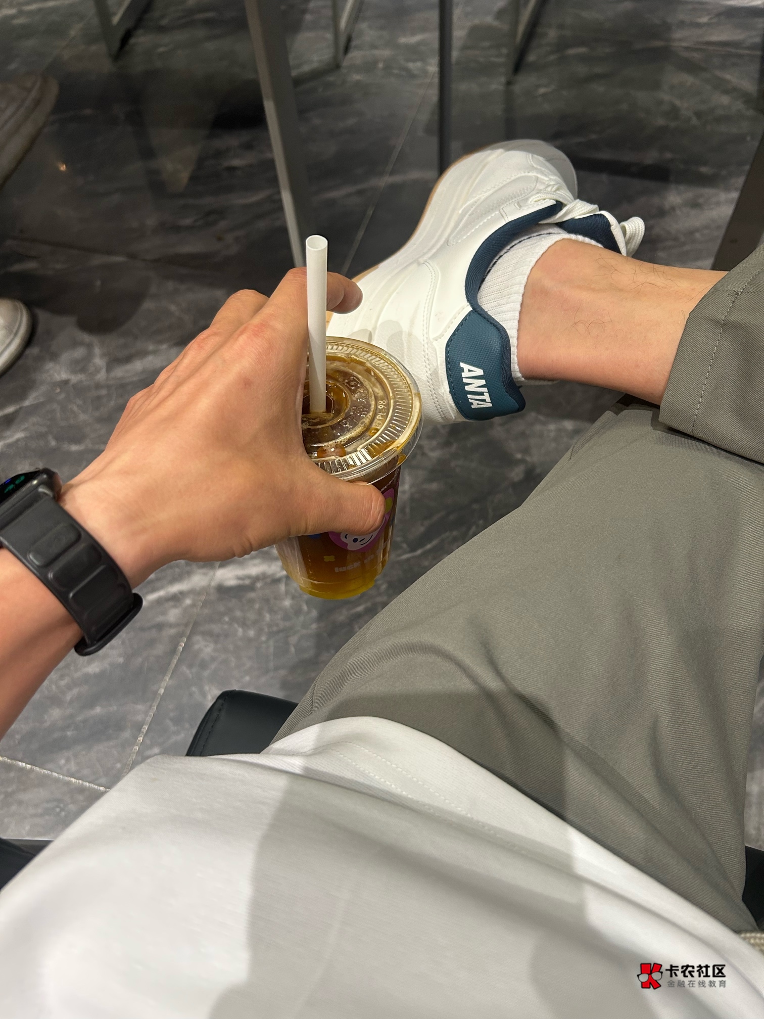 依然每天一杯续命毒药

67 / 作者:口味王 / 