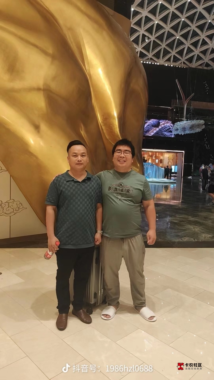 老哥萌，我的快手一天最多爬30楼 是不拉黑了

81 / 作者:王思聪！ / 