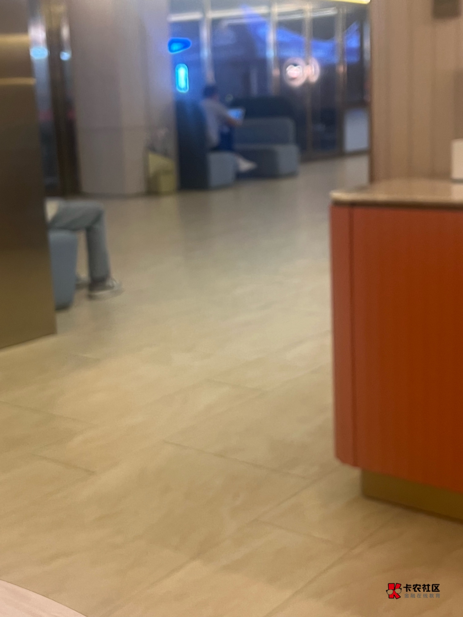 瓜皮保安已经搞上了，汉庭酒店的，包吃住5k没休息，该说不说酒店的保安吃的不错。啥事15 / 作者:微笑不失礼貌 / 