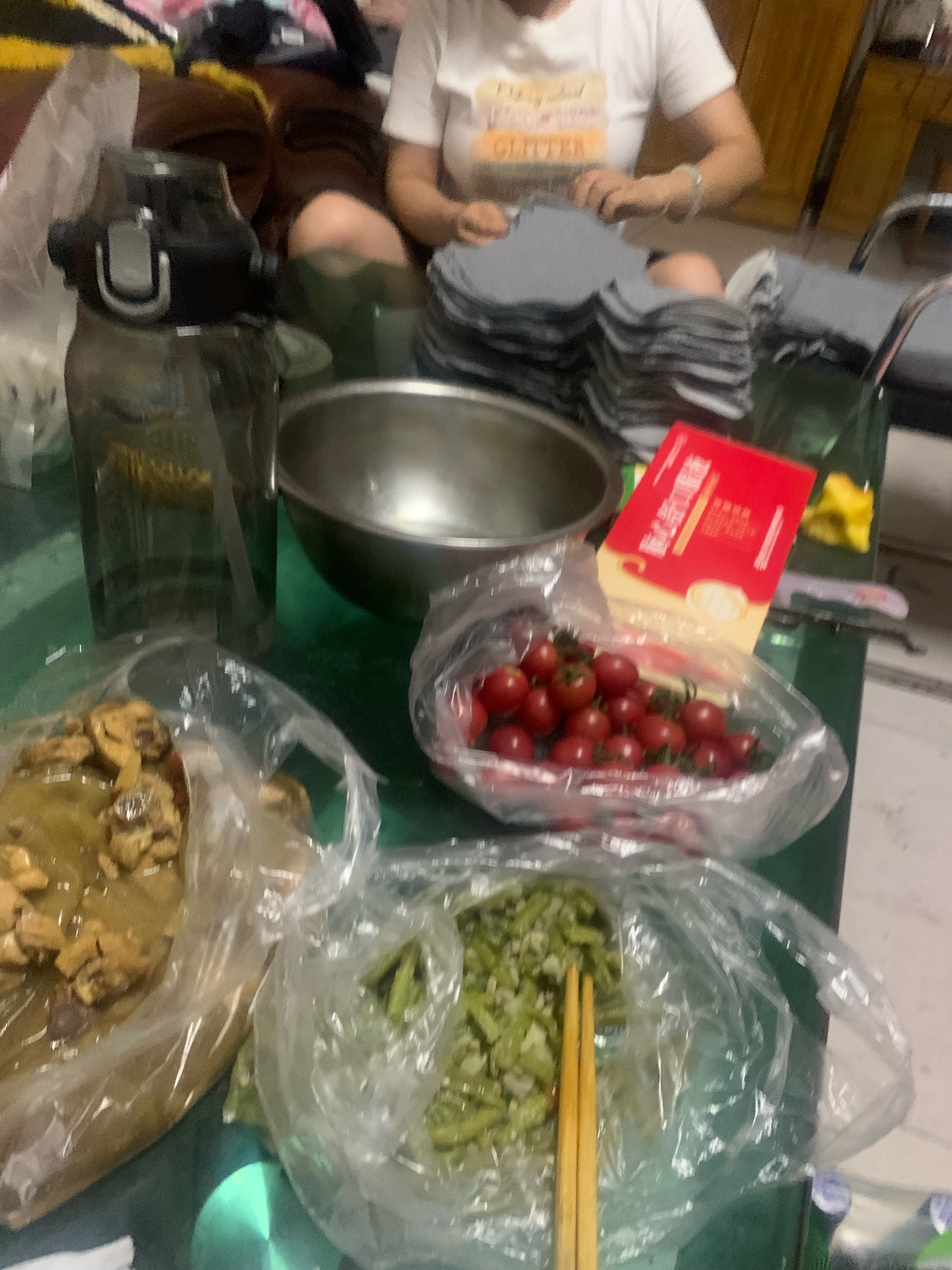 我之后就把卡农当家了，你们陪我聊会天呗，老婆在干活，我还在喝

80 / 作者:多年的老哥 / 
