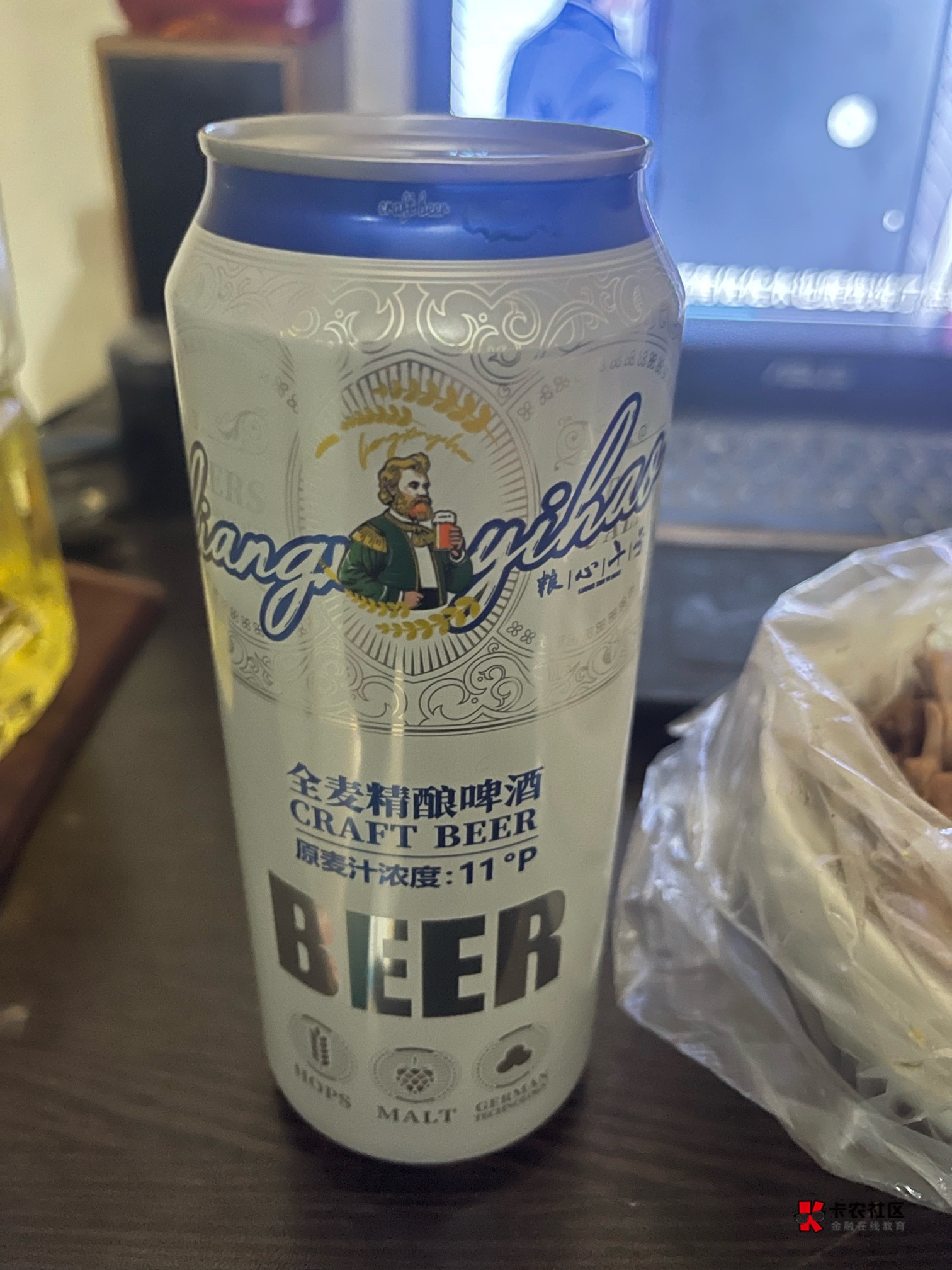 平时喝.惯百威，青岛 珠江。第一次喝甜味的啤酒，感觉在喝小甜水真不好喝。

74 / 作者:黑鬼？ / 