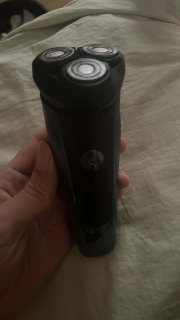 老哥们，现在我用吉列手动的威锋2剃须刀，怎么刮都刮不干净，用了剃须泡沫，最后都有41 / 作者:神的指引 / 