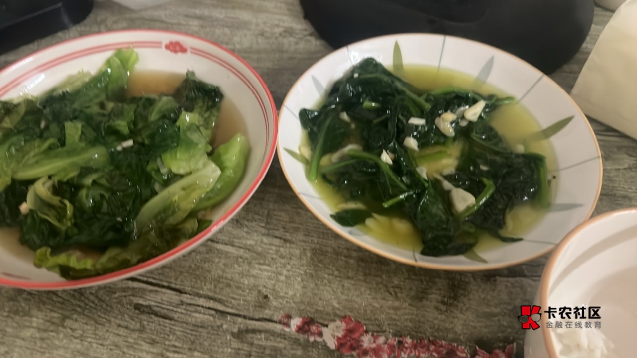 老哥们 买什么锅比较不会糊啊 我哪个锅掉涂层了 好烦啊 炒东西老是糊 

68 / 作者:神的指引 / 