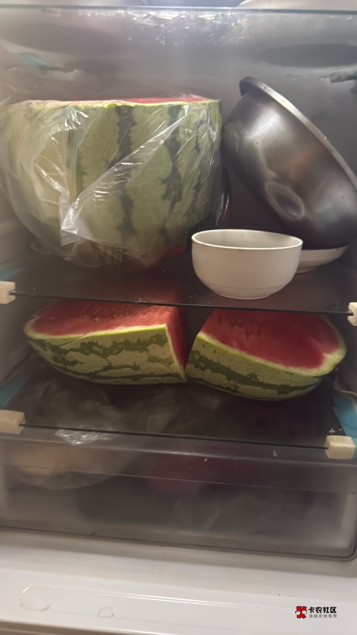 抖音团购10斤宁夏西瓜9.9，按个算的超出按0.99一斤尼码西瓜20多斤！总花费22块钱太大26 / 作者:只白嫖不充钱 / 