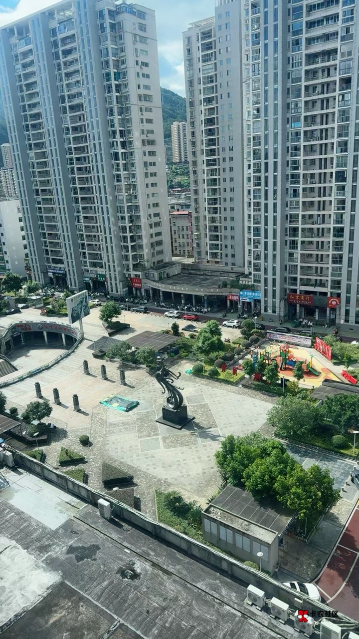 泡着茶，看着广，一天保底150，不知道能稳多久




1 / 作者:阿牛动图 / 
