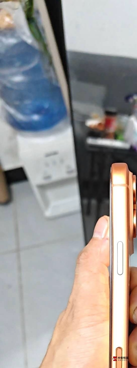 老哥们被家暴了咋么办？女朋友东北的，昨晚上吵架把家里砸的稀巴烂，我的17pm刚买的给14 / 作者:白瞎了人生 / 