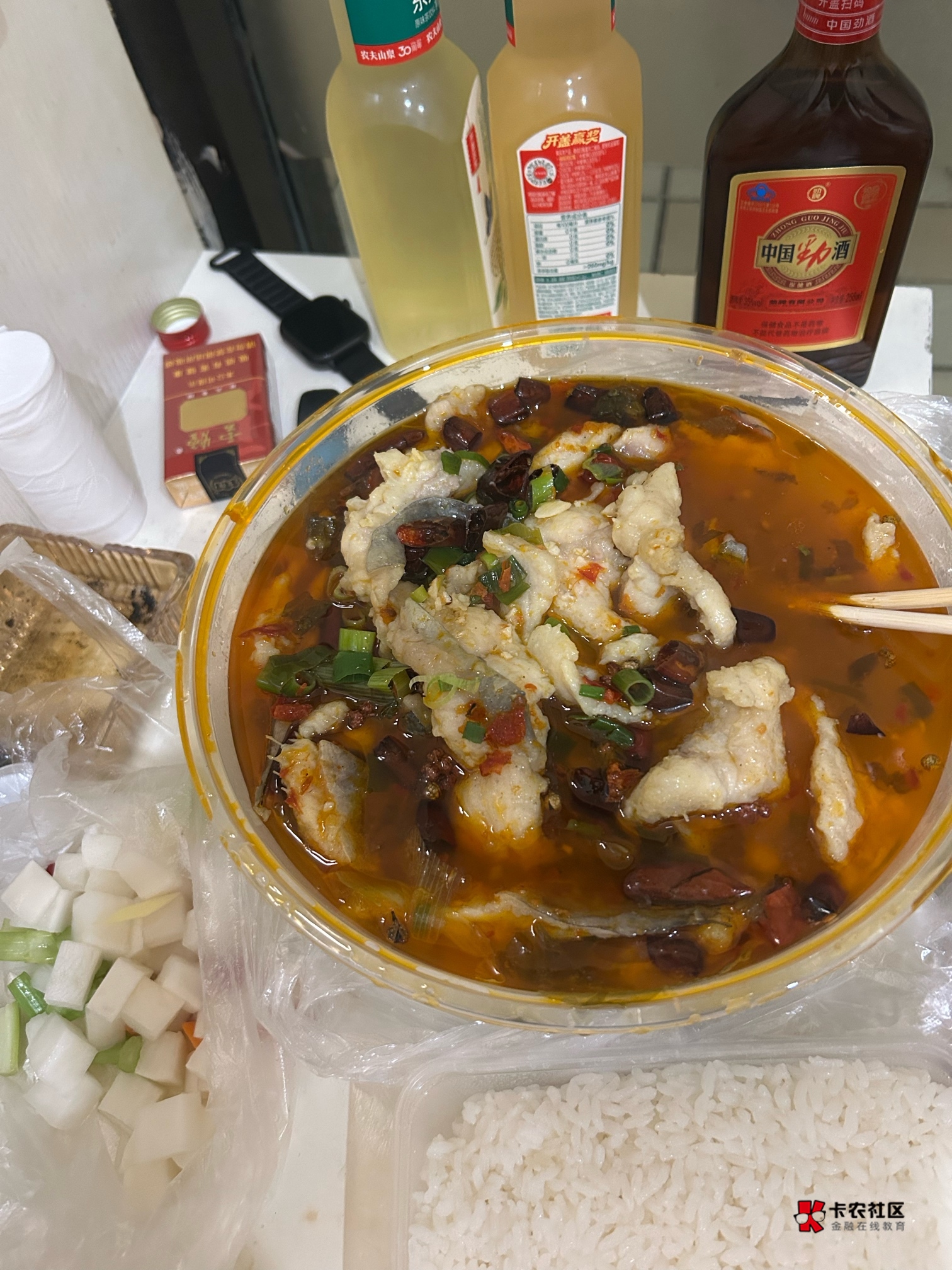 楼下带了一份酸菜鱼没想到量这么大，两顿都吃不完

100 / 作者:口味王 / 