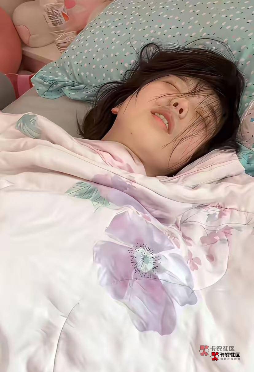 天亮准备卖手机了，不忍心让女朋友七夕还挨饿，不知道能不能卖几百，小米k90。

16 / 作者:神手老马།༢ / 