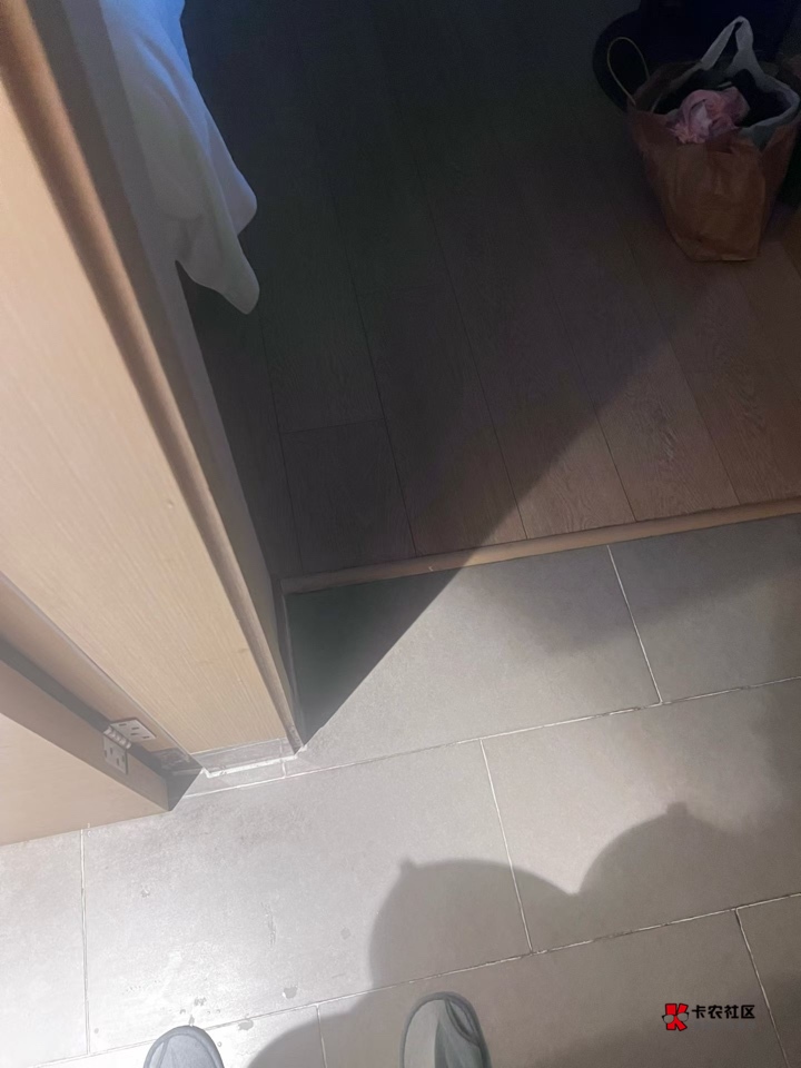 老哥们成功入职昆山世硕，今天就进车间了。不知道老哥能干多久还是当天跑路


24 / 作者:画中林 / 