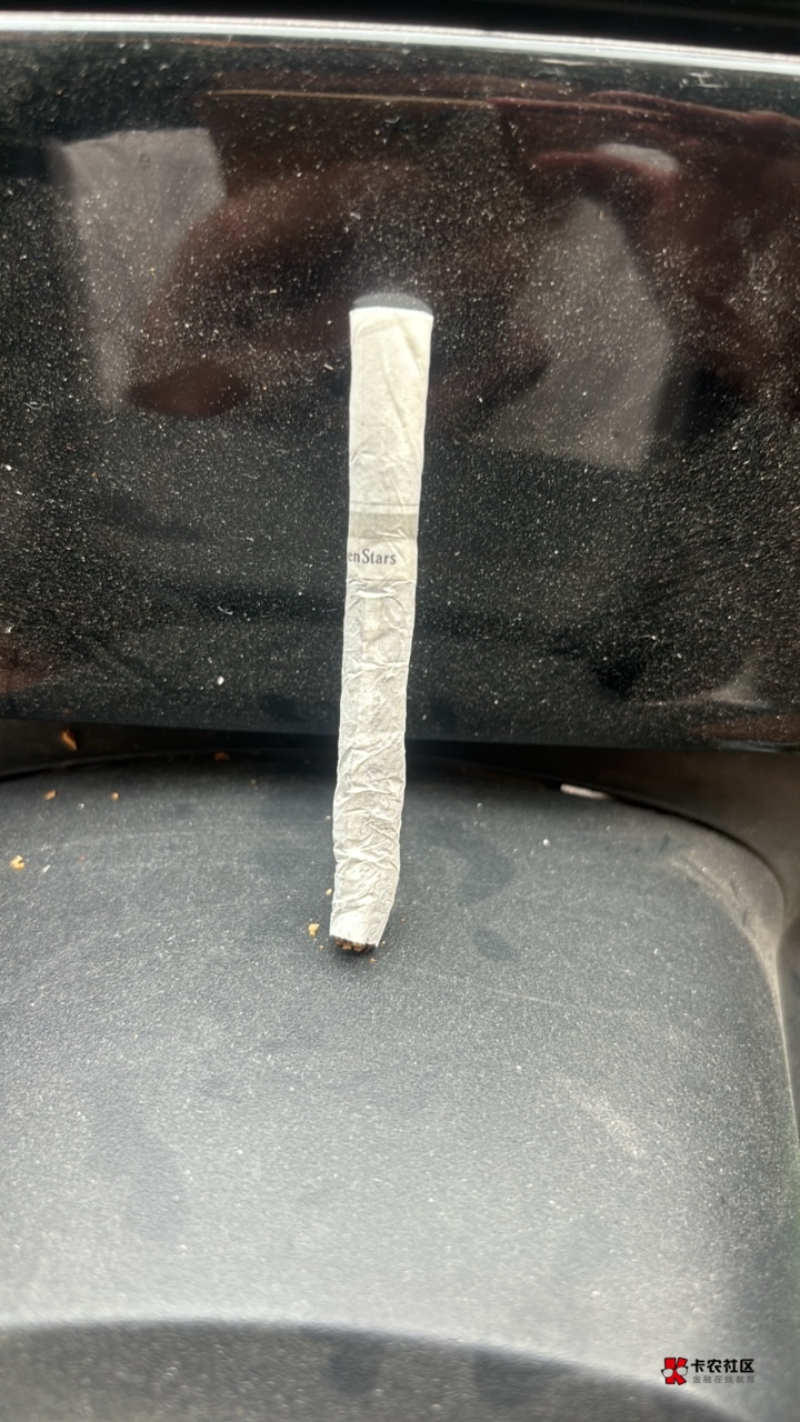 老哥们这是什么烟。路边捡的。还有英文。

33 / 作者:海阔天天空 / 