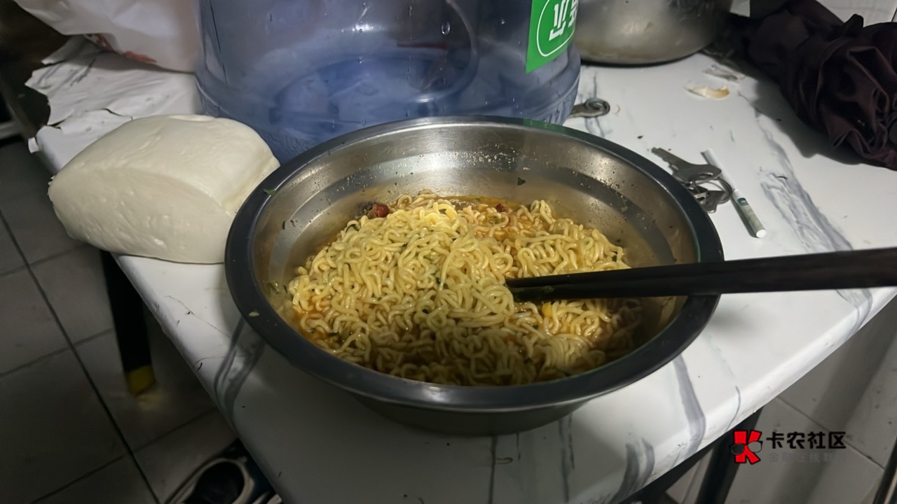 老哥们中秋快乐，老哥们先吃

88 / 作者:芝麻分350 / 