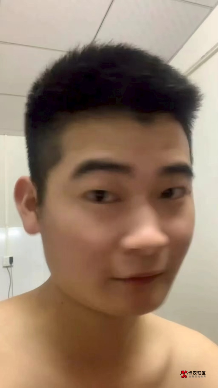当恩怨各一半
我怎样渲染

12 / 作者:阿努纳奇 / 