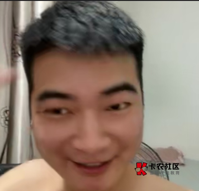 挂壁几年
身上的老狗气味越来越重了
好想上班啊

97 / 作者:阿努纳奇 / 